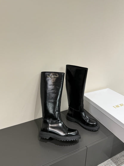 D-TOWN BOOTS IN BLACK PATENT CALFSKIN