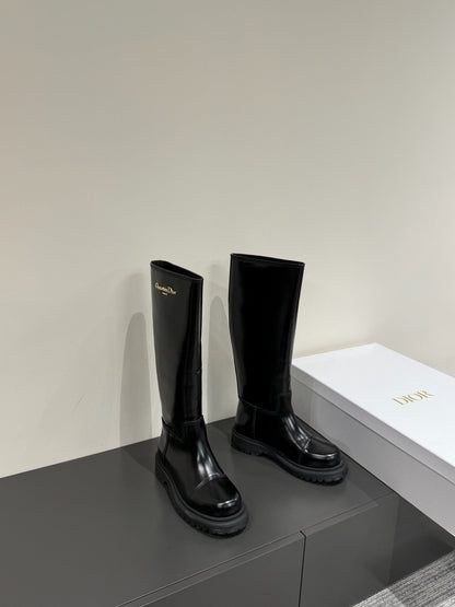 D-TOWN BOOTS IN BLACK PATENT CALFSKIN
