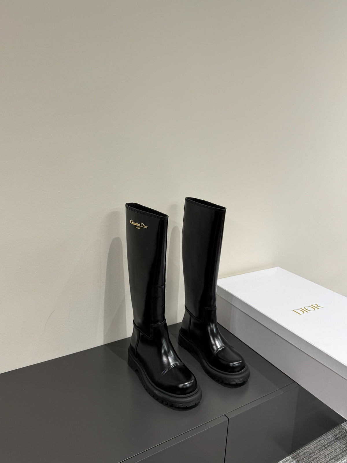 D-TOWN BOOTS IN BLACK PATENT CALFSKIN