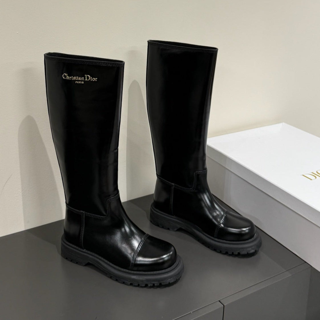 D-TOWN BOOTS IN BLACK PATENT CALFSKIN