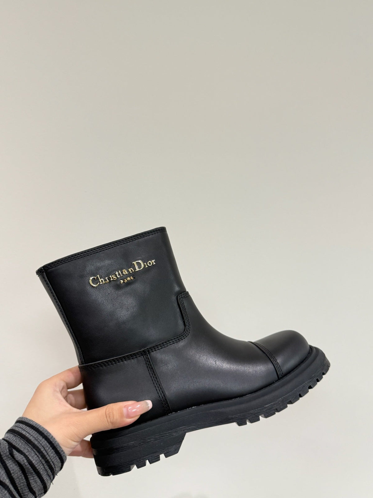 D-TOWN ANKLE BOOTS IN BLACK CALFSKIN