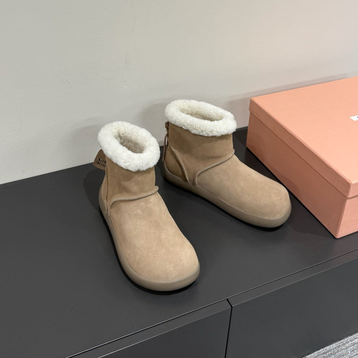 ANKLE BOOTS IN DESERT BROWN SUEDE AND FLEECE LINING
