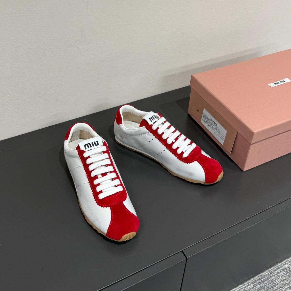 PLUME SNEAKERS IN WHITE NAPPA LAMBSKIN AND RED SUEDE
