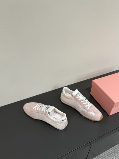 RETRO SNEAKERS IN PASTEL PINK MESH AND SUEDE
