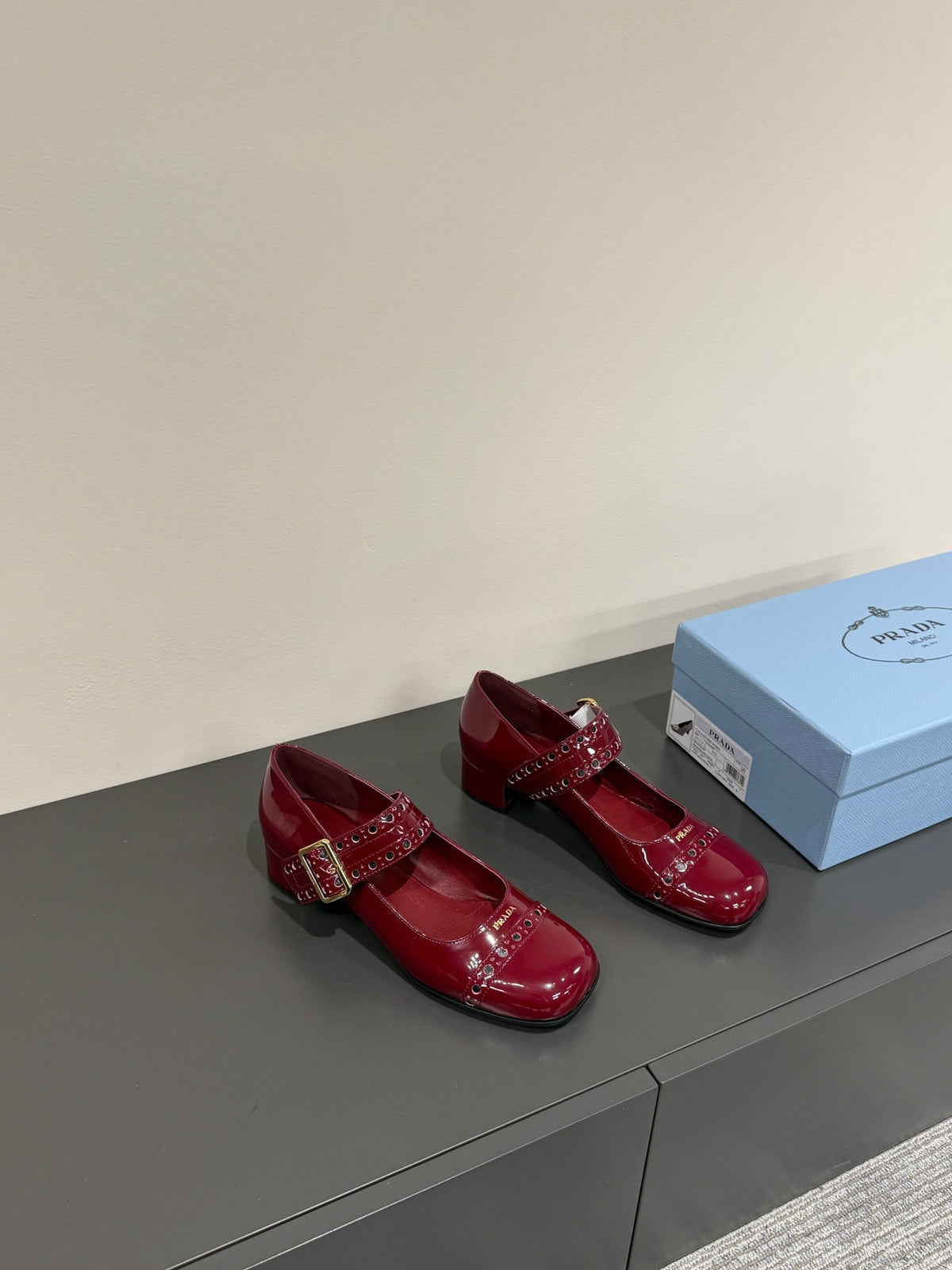 MARY JANE PUMPS IN BURGUNDY RED GLOSSY CALFSKIN