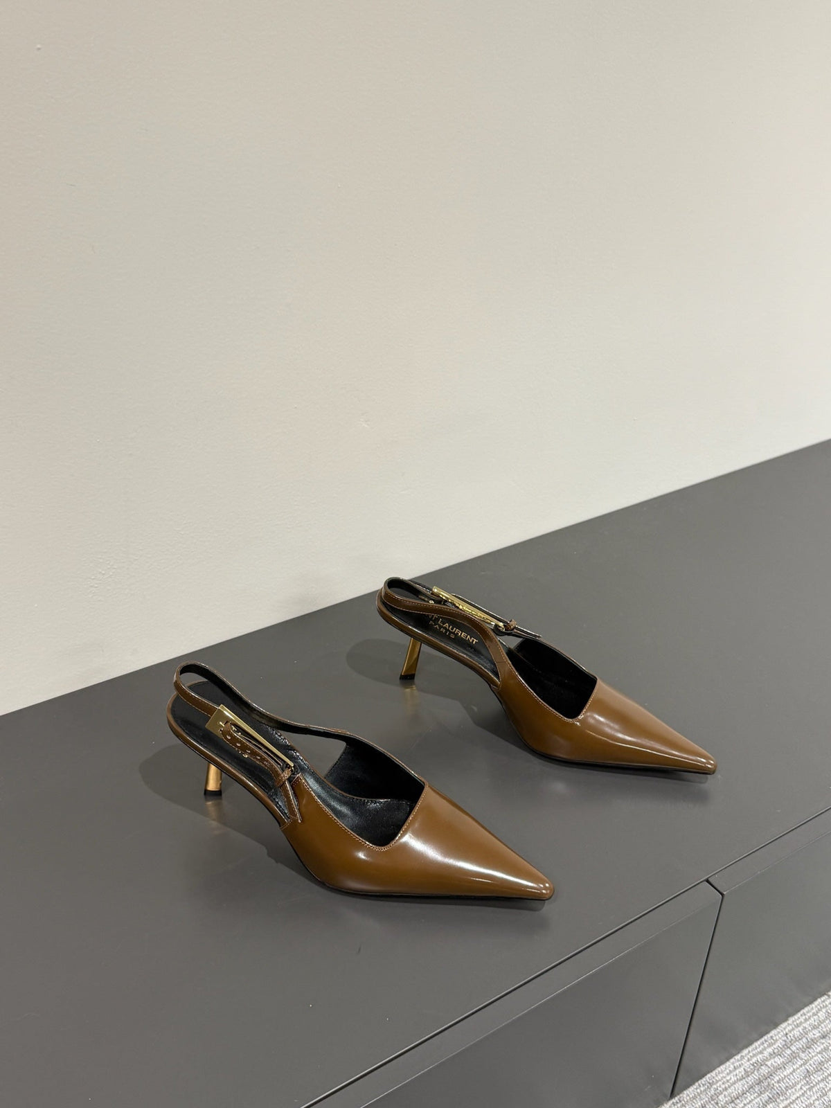 LEE SLINGBACK MID PUMPS IN BARK BROWN SHINY CALFSKIN