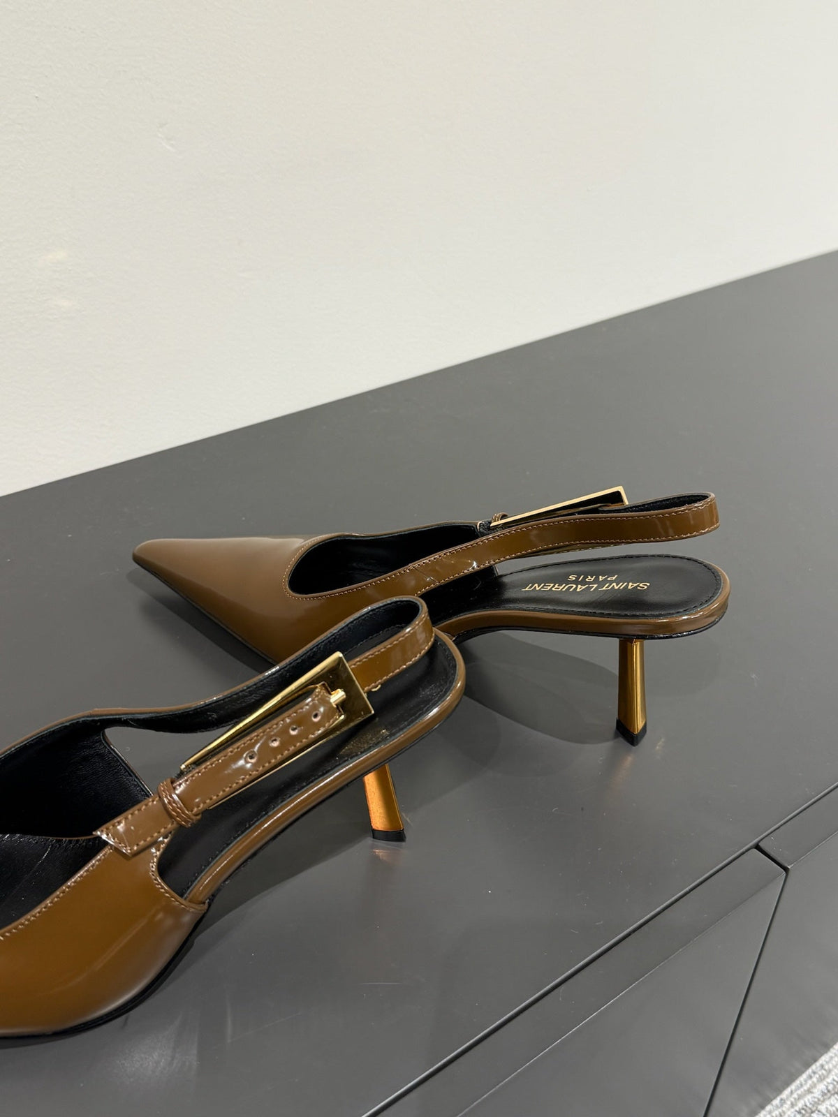 LEE SLINGBACK MID PUMPS IN BARK BROWN SHINY CALFSKIN