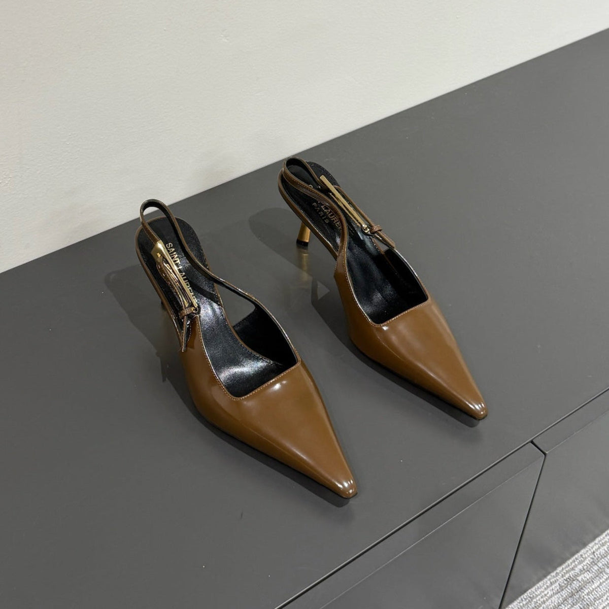 LEE SLINGBACK MID PUMPS IN BARK BROWN SHINY CALFSKIN