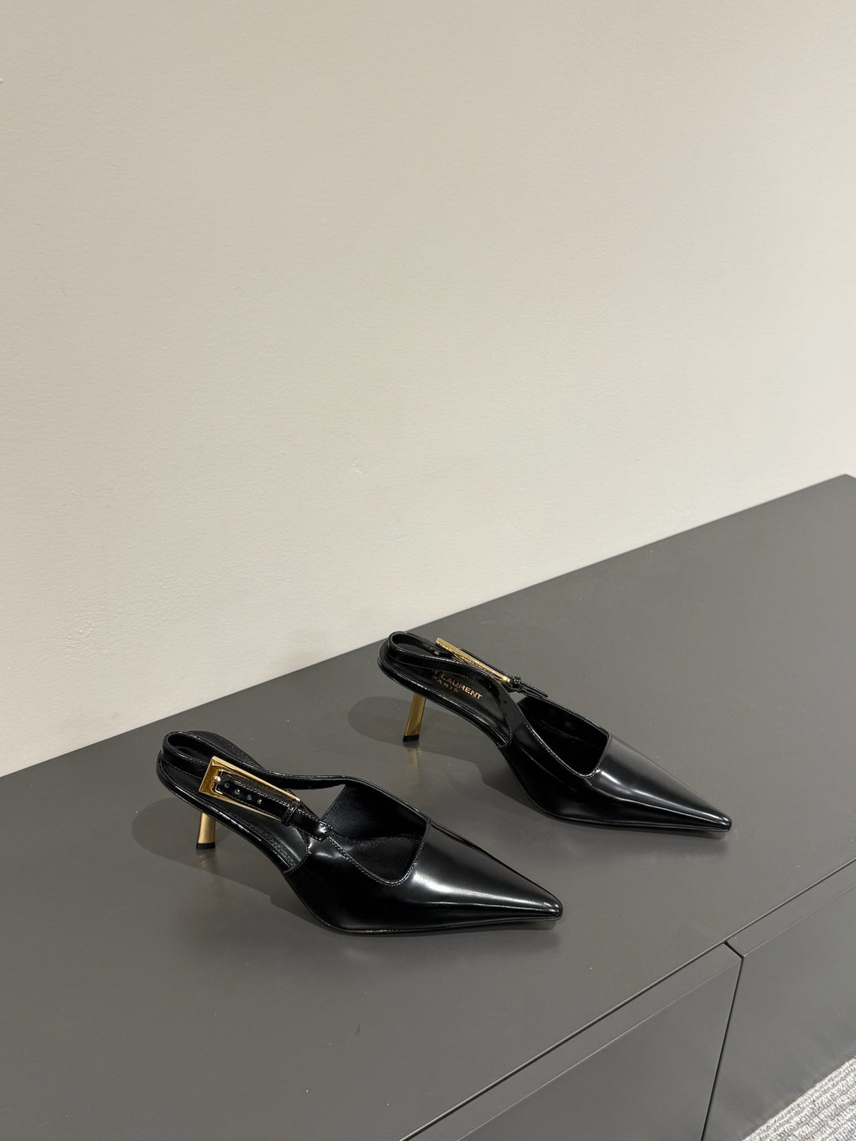 LEE SLINGBACK MID PUMPS IN BLACK SHINY CALFSKIN