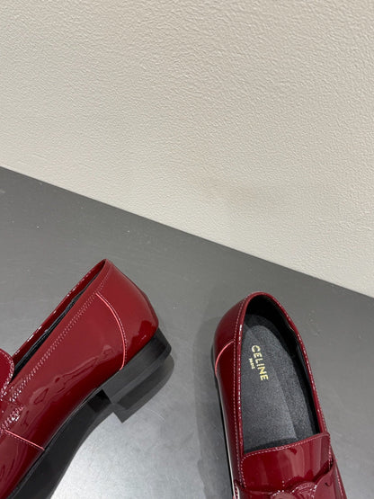 TRIOMPHE LOAFERS IN MAROON RED PATENT CALFSKIN