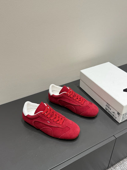 LACE-UP SNEAKER IN RED SUEDE