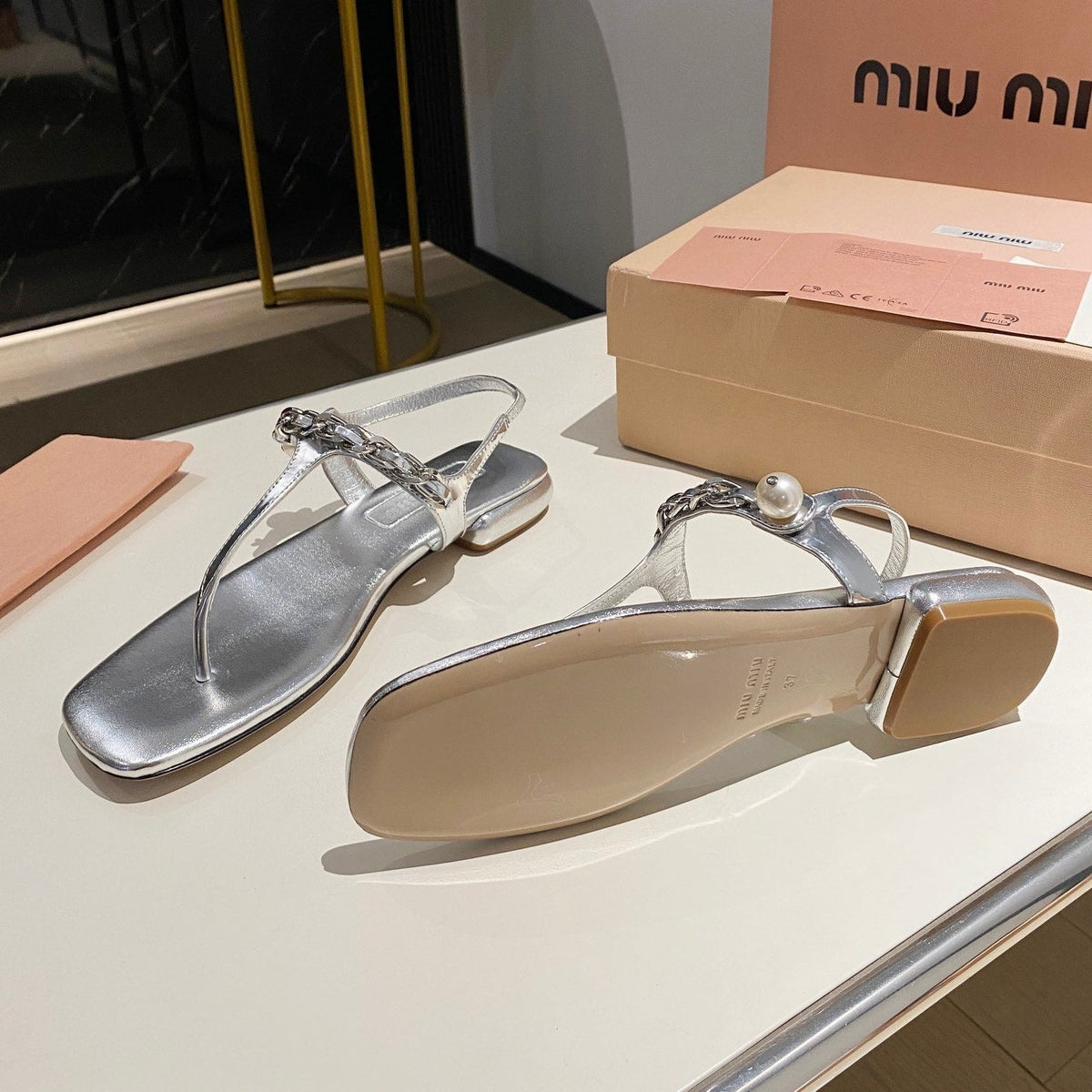 PEARL CHAIN FLIP-FLOPS SILVER LEATHER