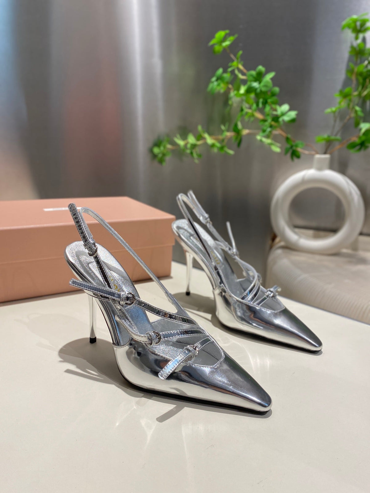 CROSS STRAP HIGH HEELED SLINGBACK IN SILVER METALLIC GLOSSY SHEEPSKIN