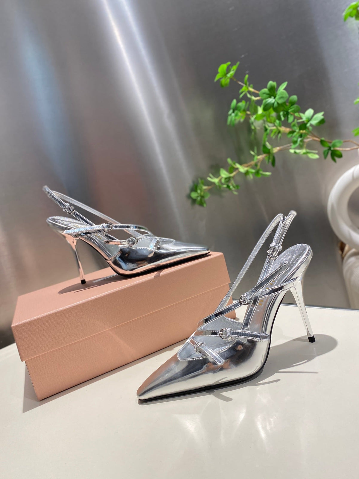 CROSS STRAP HIGH HEELED SLINGBACK IN SILVER METALLIC GLOSSY SHEEPSKIN