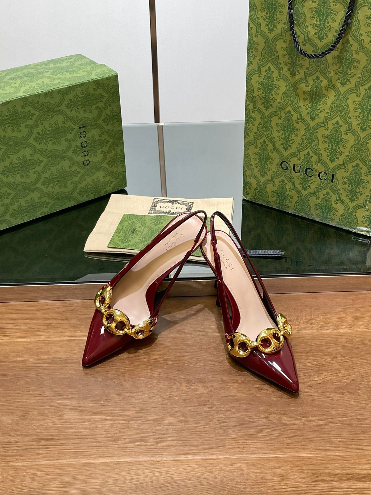 GG HIGH SLINGBACK 10.5 CM IN WINE RED GLOSSY CALFSKIN WITH GOLD HARDWARE