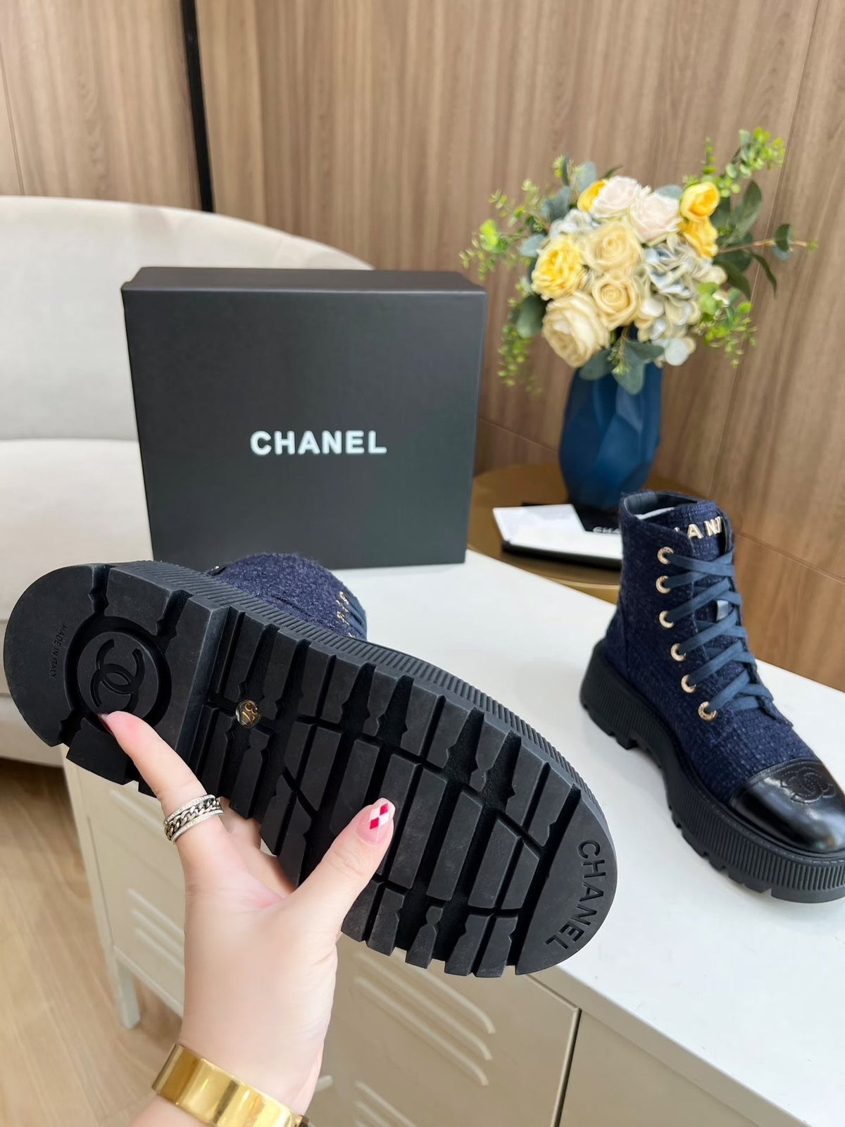 SHORT BOOTS IN DENIM BLUE TWEED AND BLACK CALFSKIN