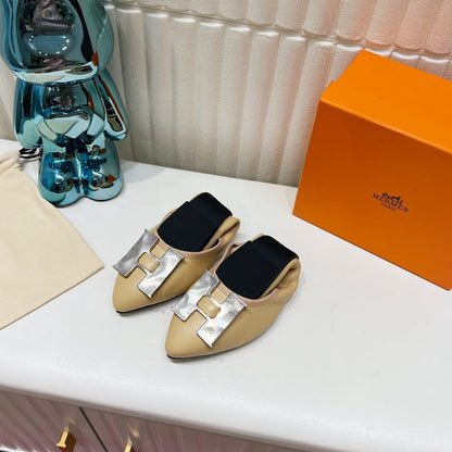 H-BUCKLE BALLLET FLAT BEIGE CALFSKIN