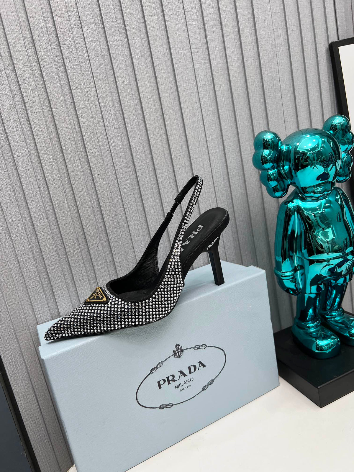 HIGH-HEEL SLING BACK PUMPS IN BLACK SATIN WITH WHITE CRYSTALS
