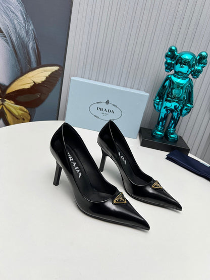 HIGH-HEEL PUMPS IN BLACK CALFSKIN