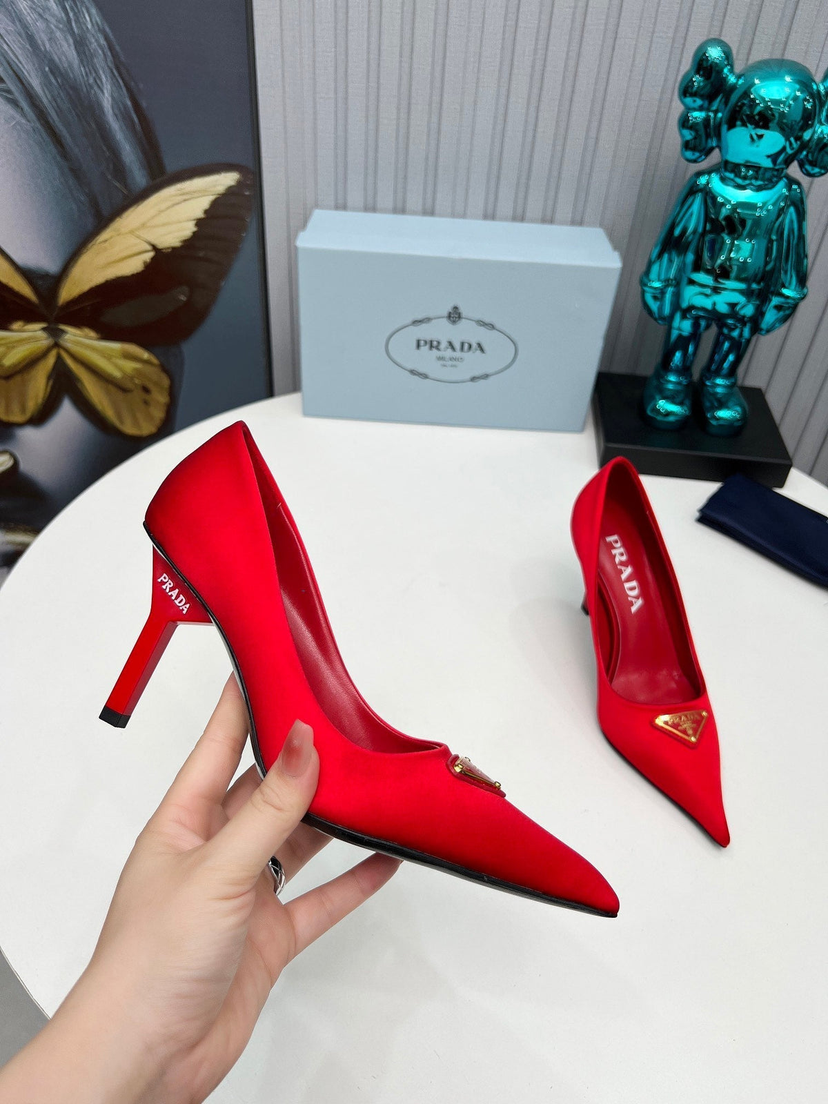 HIGH-HEEL PUMPS IN RED SATIN