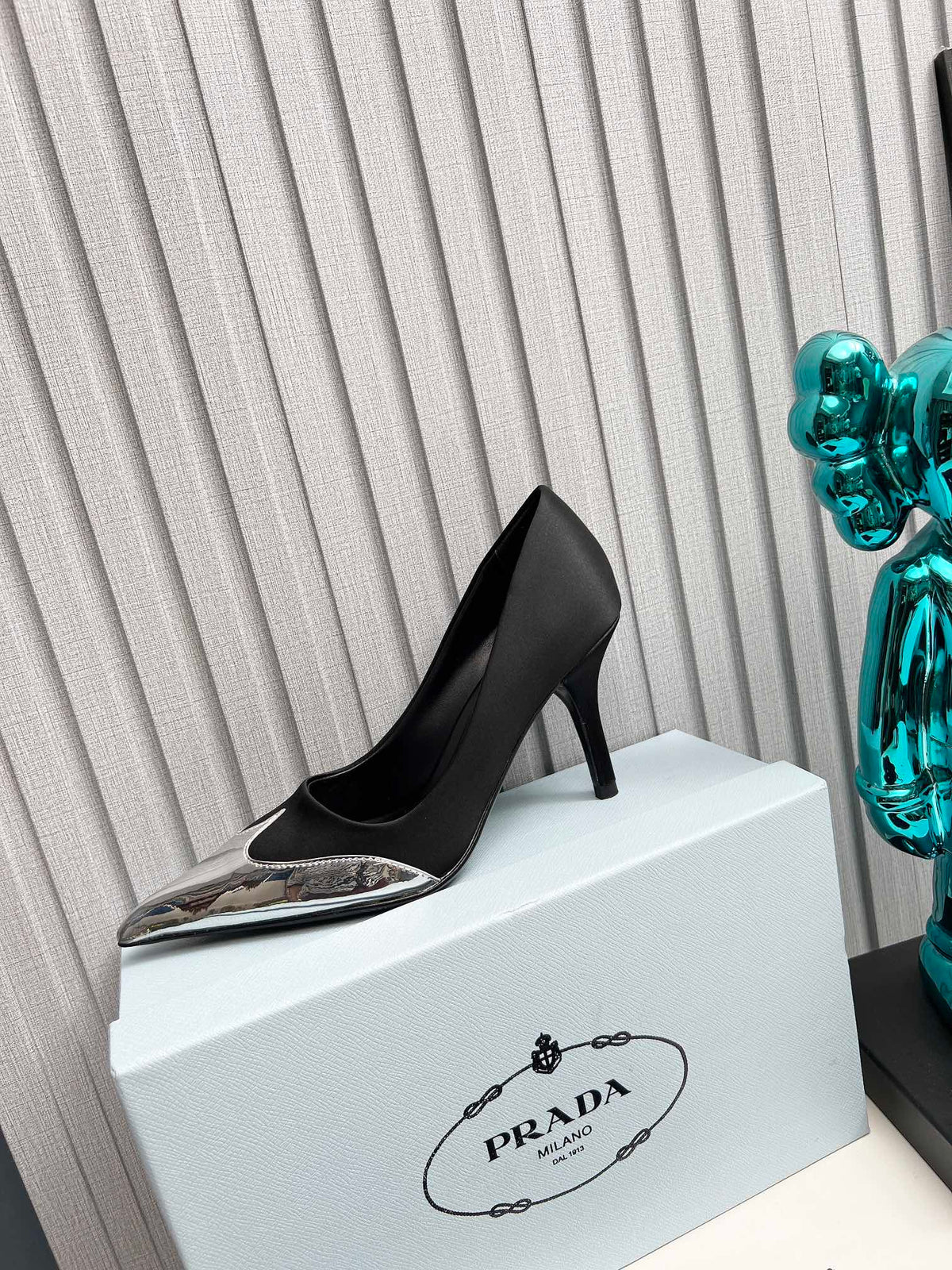 HIGH POINTED-TOE PUMPS IN BLACK MIX SILVER SATIN