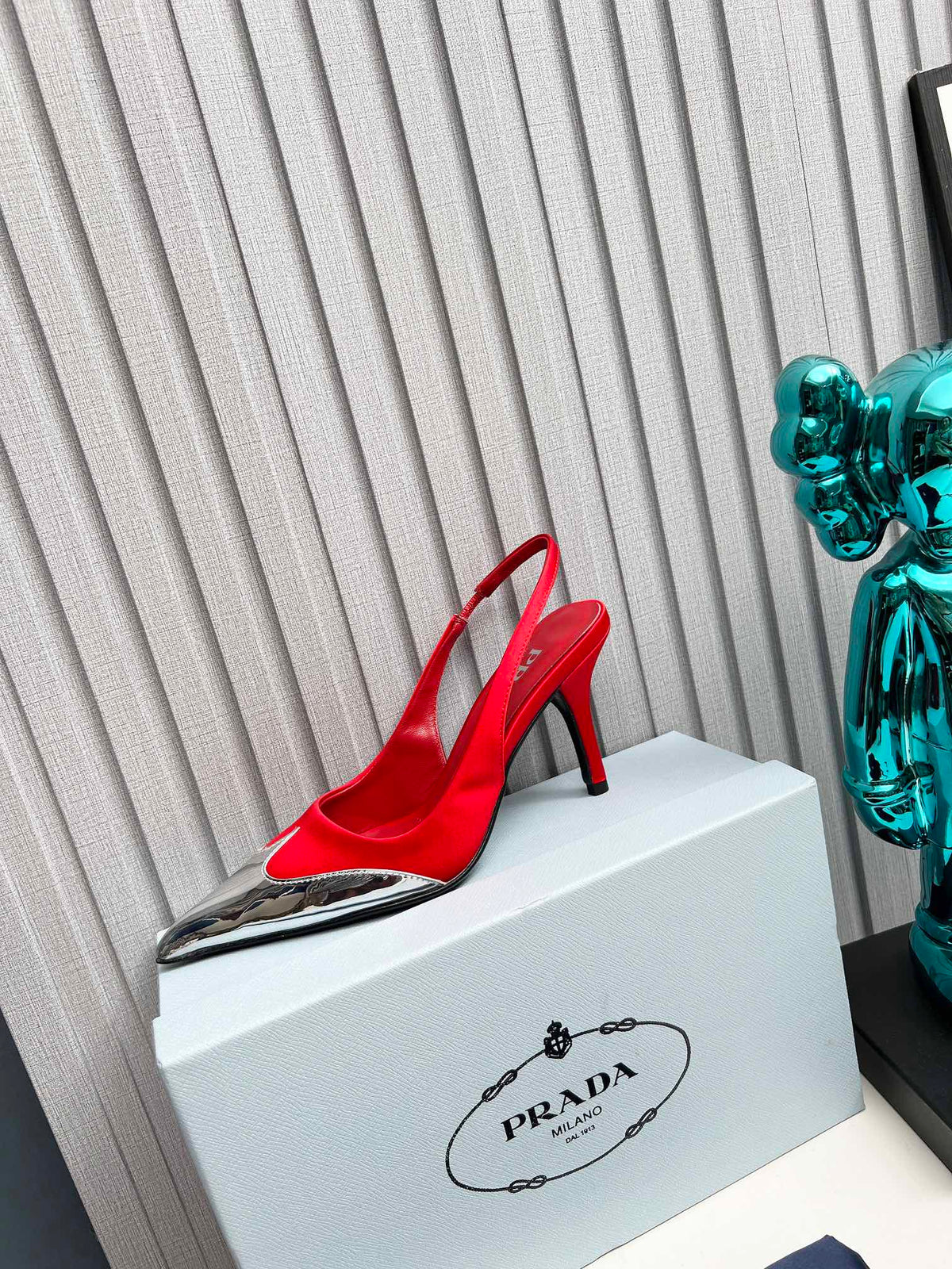 HIGH SLING BACK PUMPS IN SILVER MIX RED SATIN