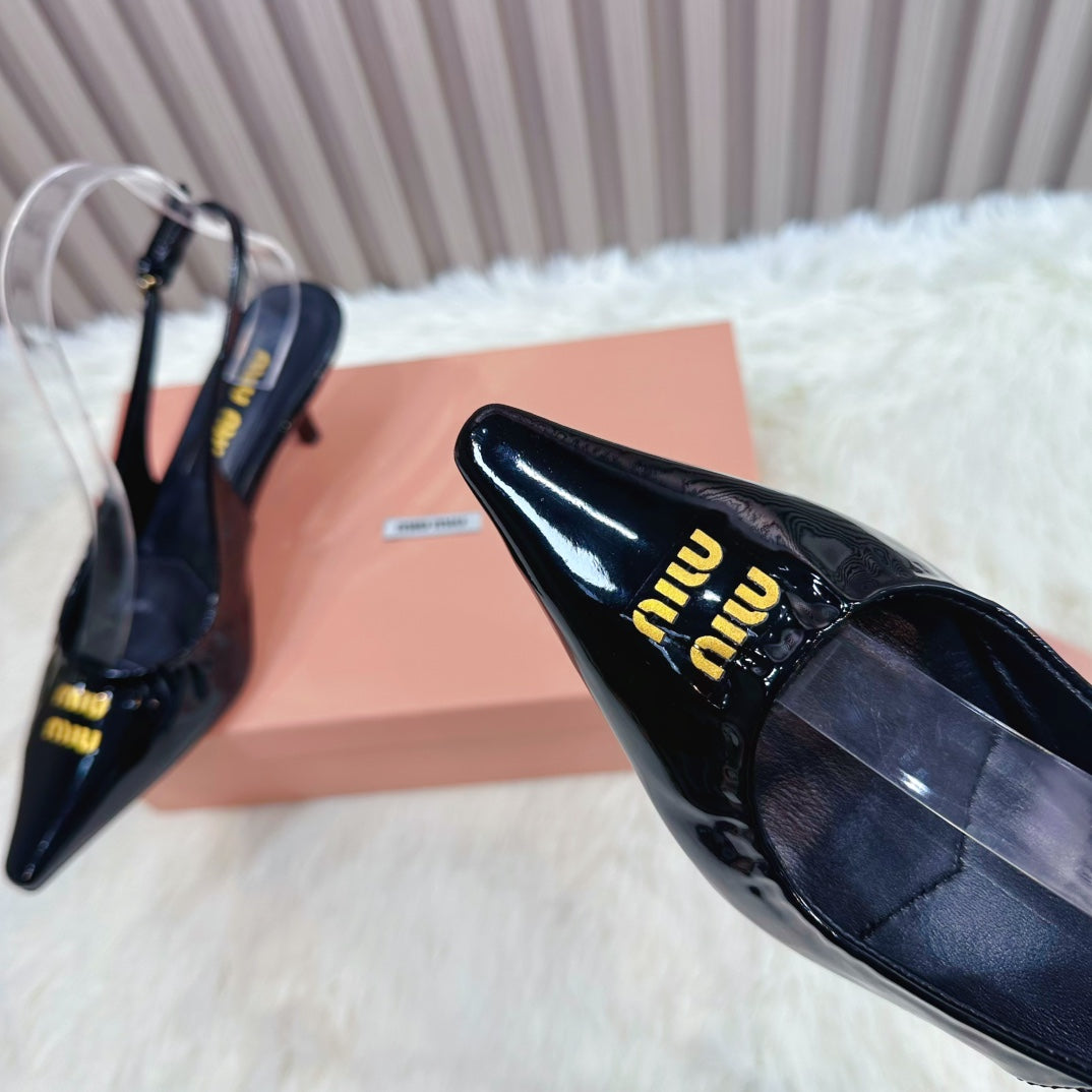 POINTED-TOE SLINGBACK IN BLACK GLOSSY CALFSKIN