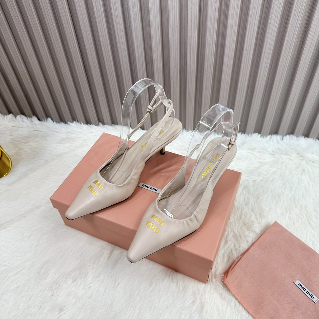 POINTED-TOE SLINGBACK IN BEIGE LAMBSKIN