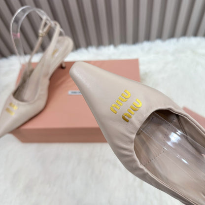 POINTED-TOE SLINGBACK IN BEIGE LAMBSKIN