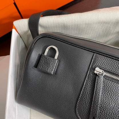 BOSTON NOUVEAU ON BOBY 29 SHOULDER BAG IN BLACK CALFSKIN