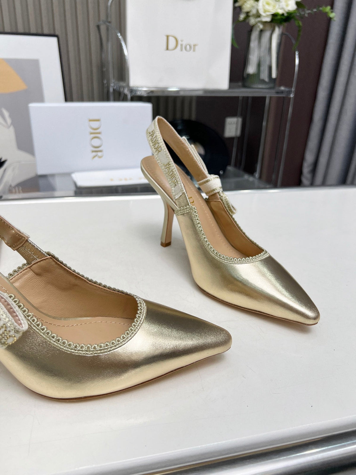 J'ADIOR SLINGBACK PUMP LIGHT GOLD CALFSKIN AND EMBROIDERED FABRIC 10 CM
