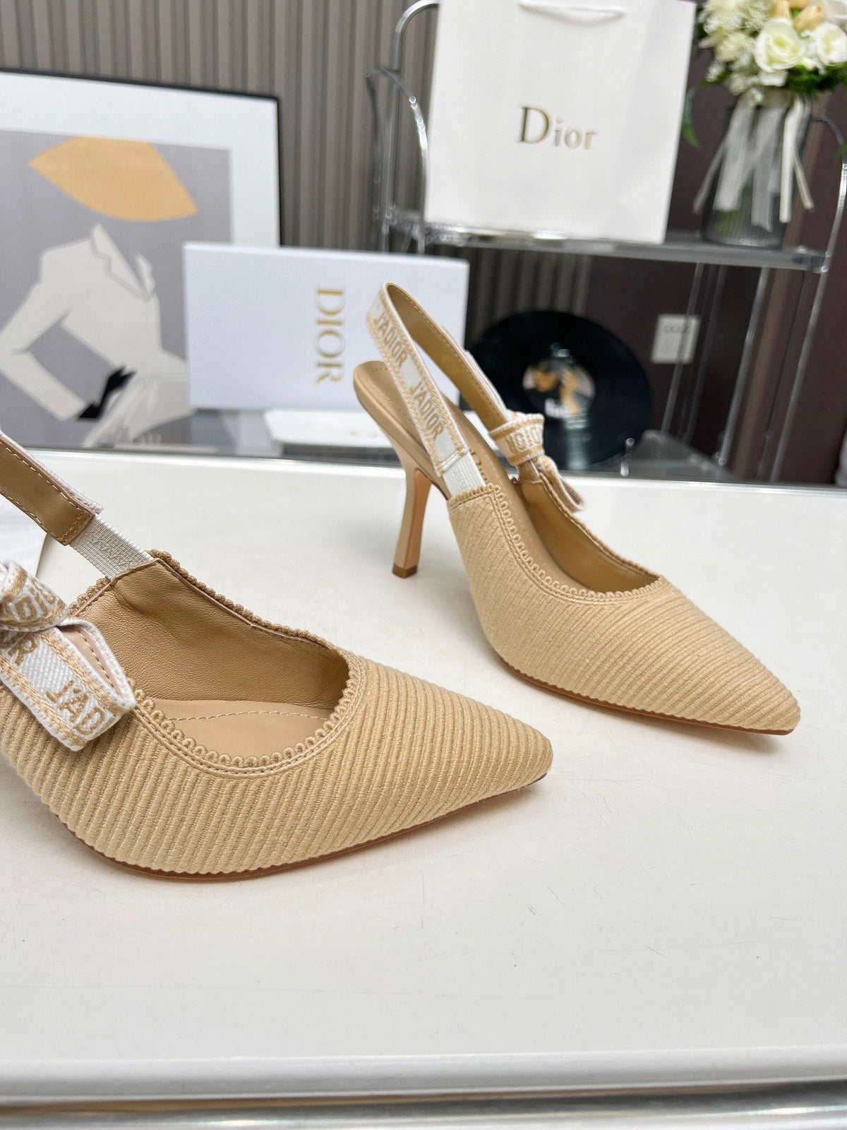 J'ADIOR SLINGBACK PUMP NATURAL RAFFIA AND BEIGE EMBROIDERED COTTON 10 CM