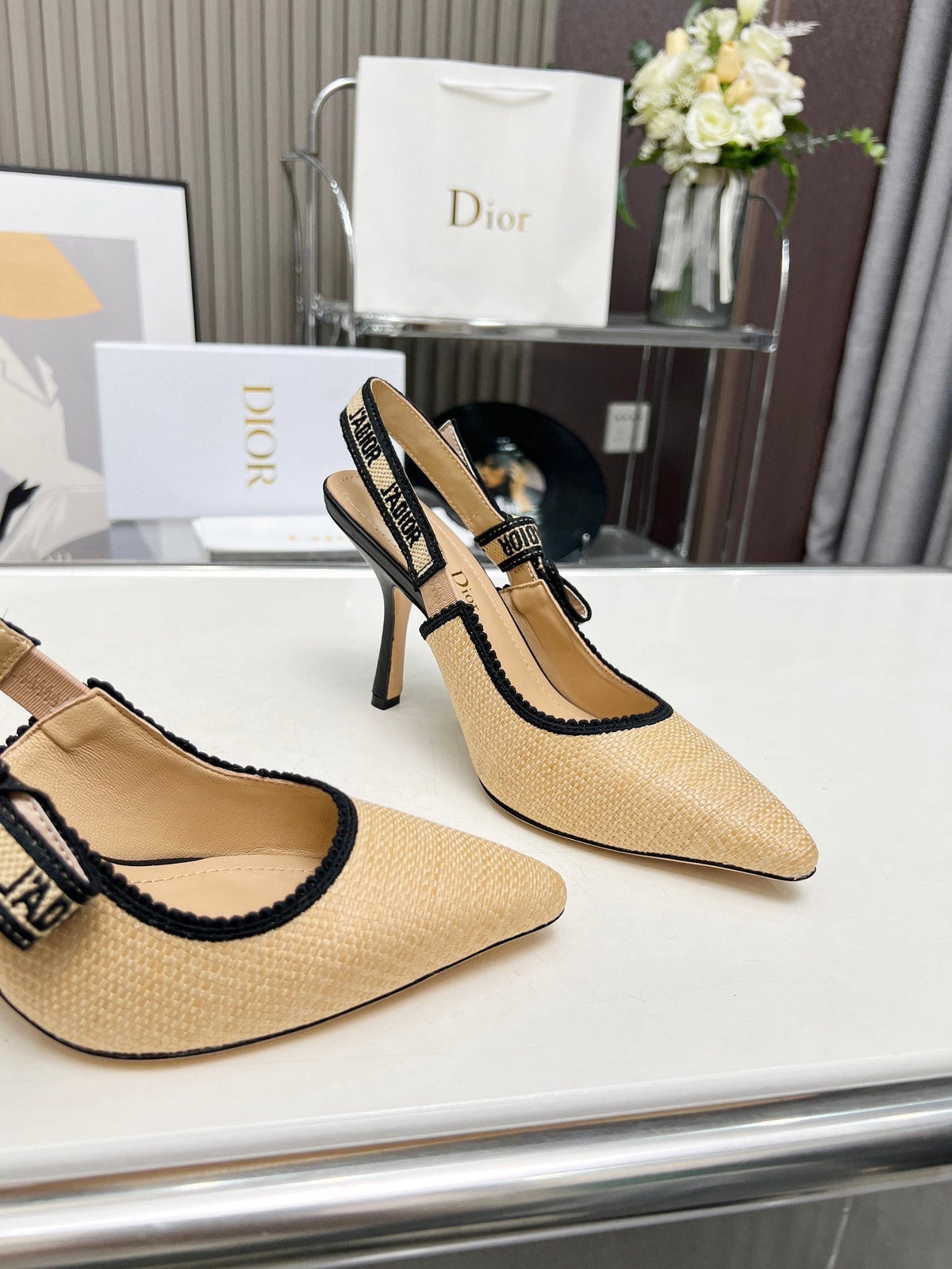 J'ADIOR SLINGBACK PUMP NATURAL RAFFIA AND BLACK EMBROIDERED COTTON 10 CM