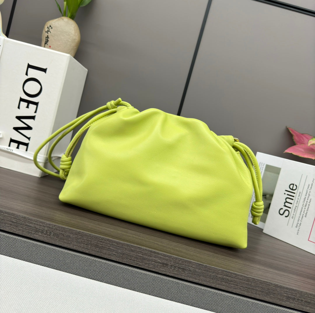 LOE MEDIUM 30 FLAMENCO PURSE BUCKET IN PEAR GREEN LAMBSKIN