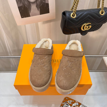 LV WOMEN'S COSY FLAT COMFORT CLOGS IN ASH BROWN MONOGRAM SUEDE