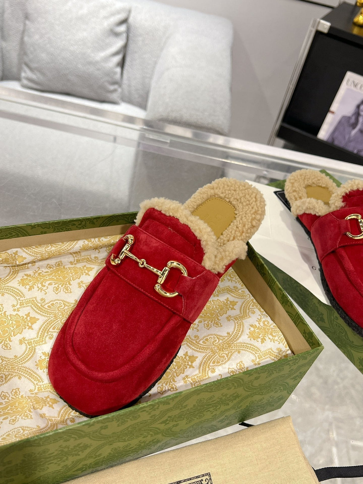 HORSEBIT MULE IN RED SUEDE AND FLEECE LINING