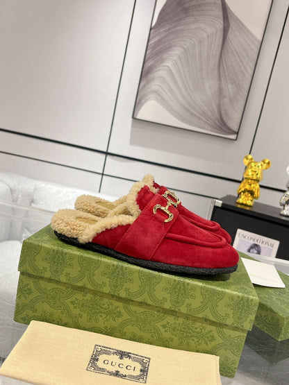 HORSEBIT MULE IN RED SUEDE AND FLEECE LINING