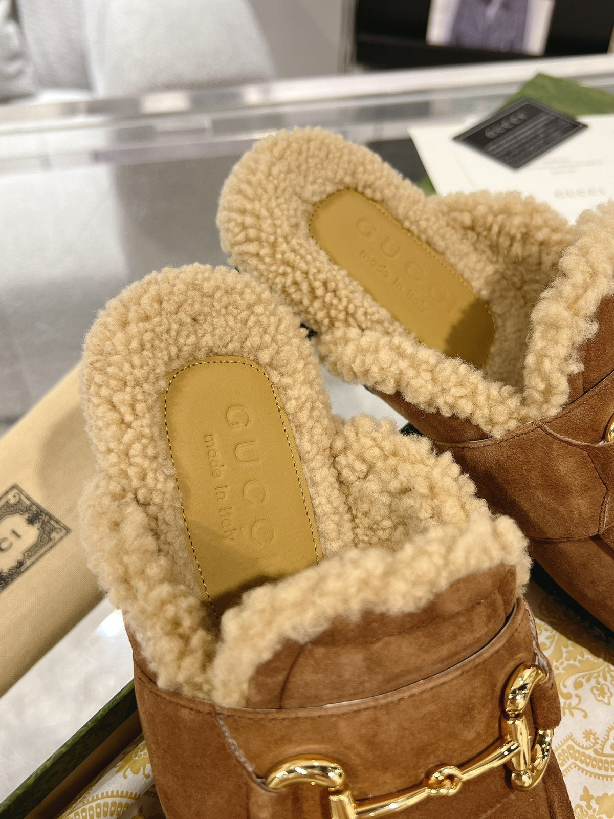 HORSEBIT MULE IN BROWN SUEDE AND FLEECE LINING