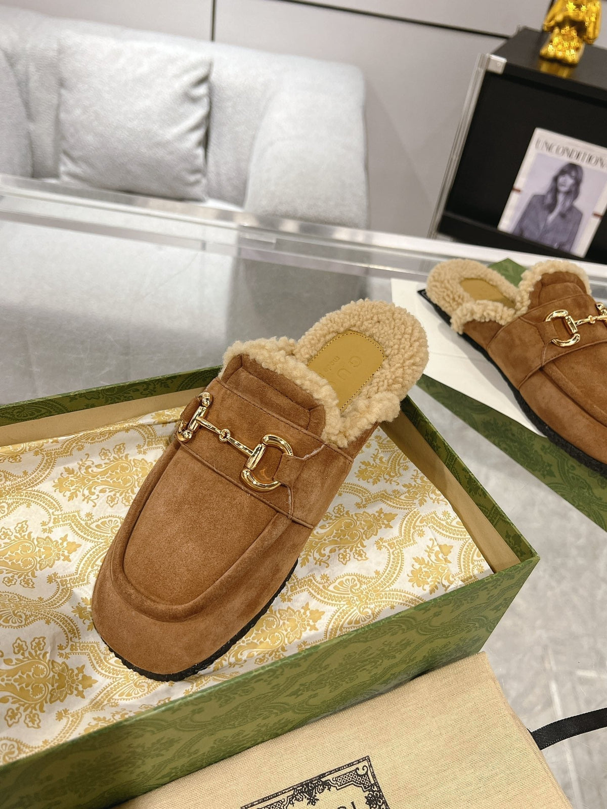 HORSEBIT MULE IN BROWN SUEDE AND FLEECE LINING