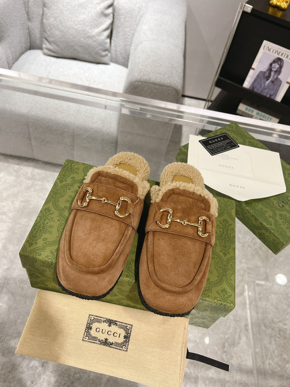 HORSEBIT MULE IN BROWN SUEDE AND FLEECE LINING