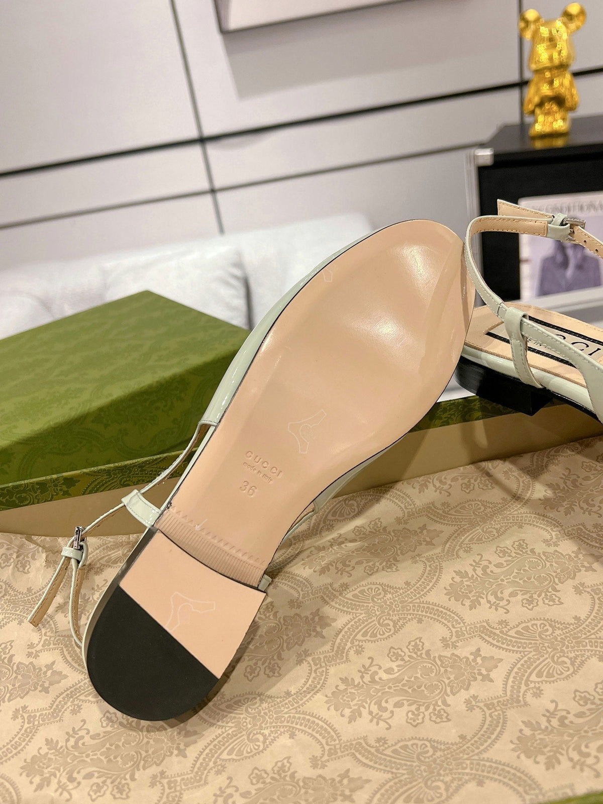 METALIC SLINGBACK FLATS IN PISTACHIO GREEN CALFSKIN