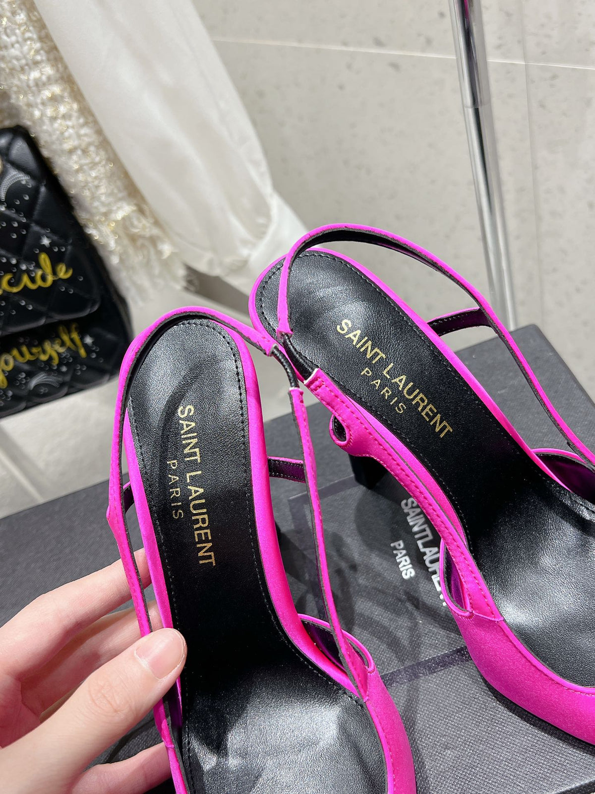 HIGH HEEL 10 CM SLINGBACK IN BRIGHT PINK CALFSKIN WITH GOLD HARDWARE
