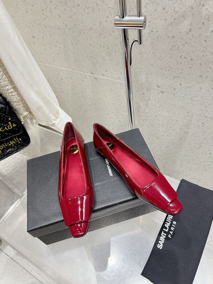 BALLERINA FLATS IN RUBY RED PATENT CALFSKIN