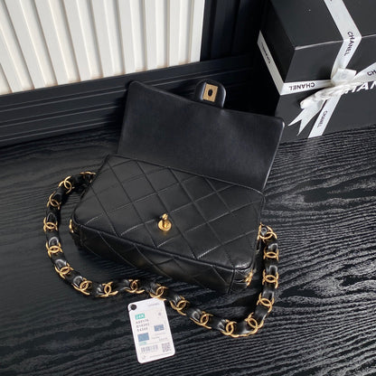MEDIUM FLAP BAG 26 IN BLACK CALFSKIN GOLD DOUBLE C THICK CHAIN