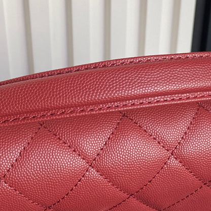 RETRO STYLE FLAP BAG 19 IN STILETTO RED GRAINED CALFSKIN GOLD HARDWARE
