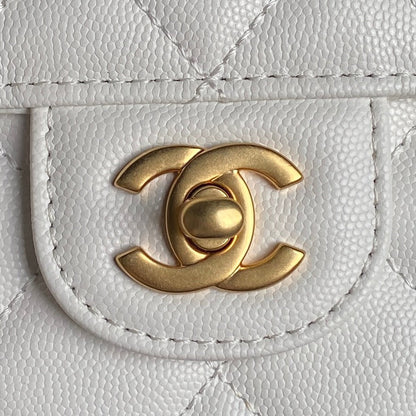 RETRO STYLE FLAP BAG 22 IN WHITE GRAINED CALFSKIN GOLD HARDWARE