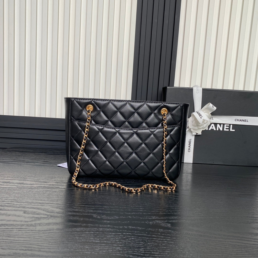 MAXI SHOULDER BAG CHAIN STRAP 28 IN BLACK CALFSKIN GOLD-TONE METALLIC