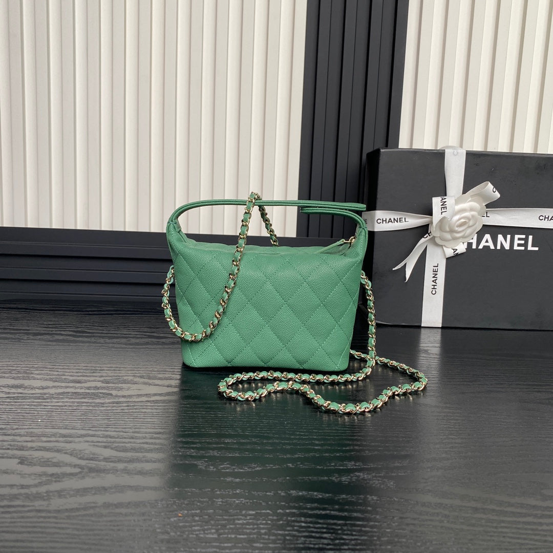 HOBO BAG 21 IN GREENISH GRAINED CALFSKIN GOLD HARDWARE