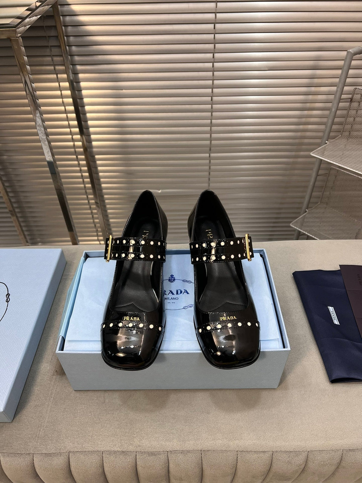 MARY JANE PUMPS IN BLACK GLOSSY CALFSKIN