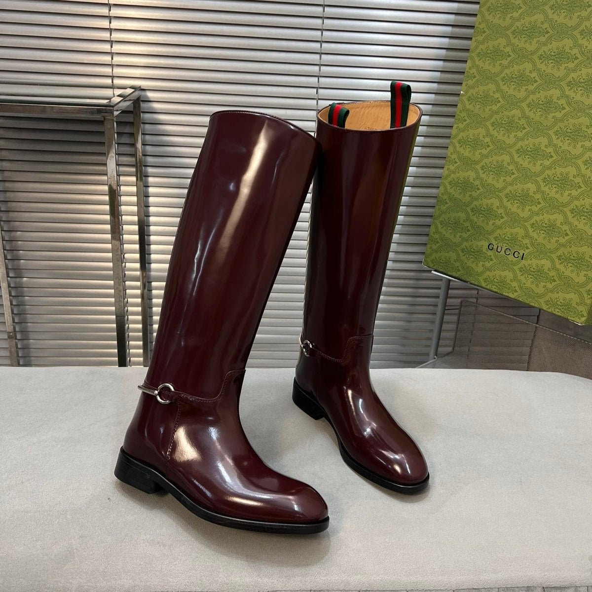 SLIM HORSEBIT KNEE BOOTS WITH WEB IN WINE RED GLOSSY CALFSKIN